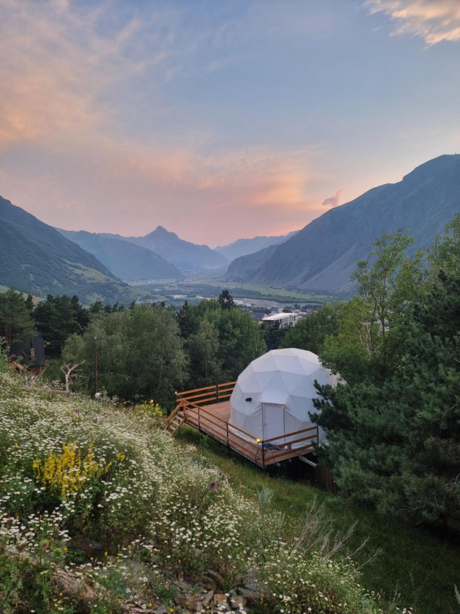 Elia Glamping Hotell Kazbegi Exteriör bild